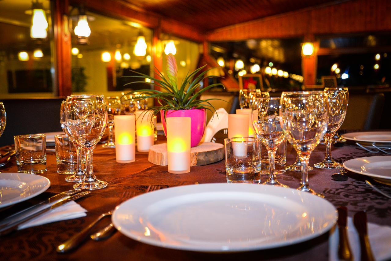 Hunter Vip Villa Reghin Bagian luar foto